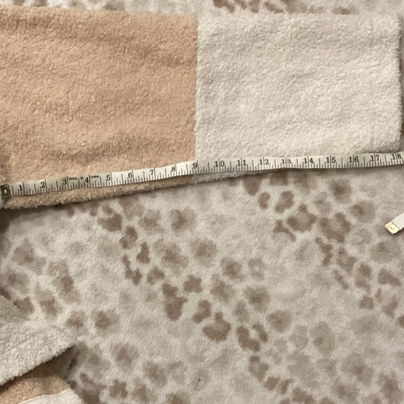 12th Tribe Tan and White Colourblock Cozy Oversized Jacket, Size Medium - Picture 14 of 16